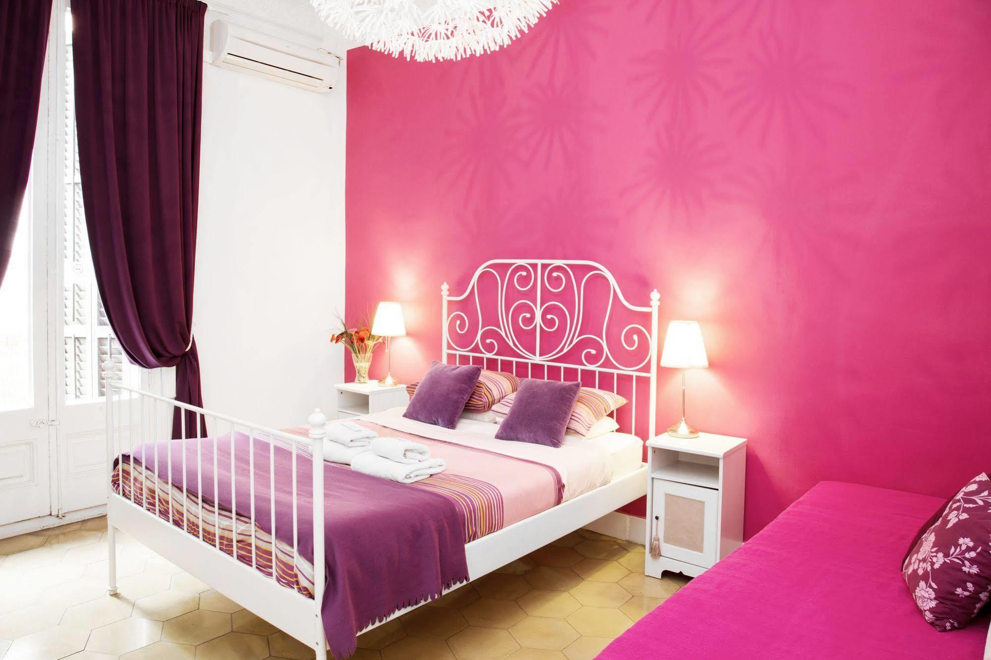 Jardinets Guest House Barcellona Esterno foto