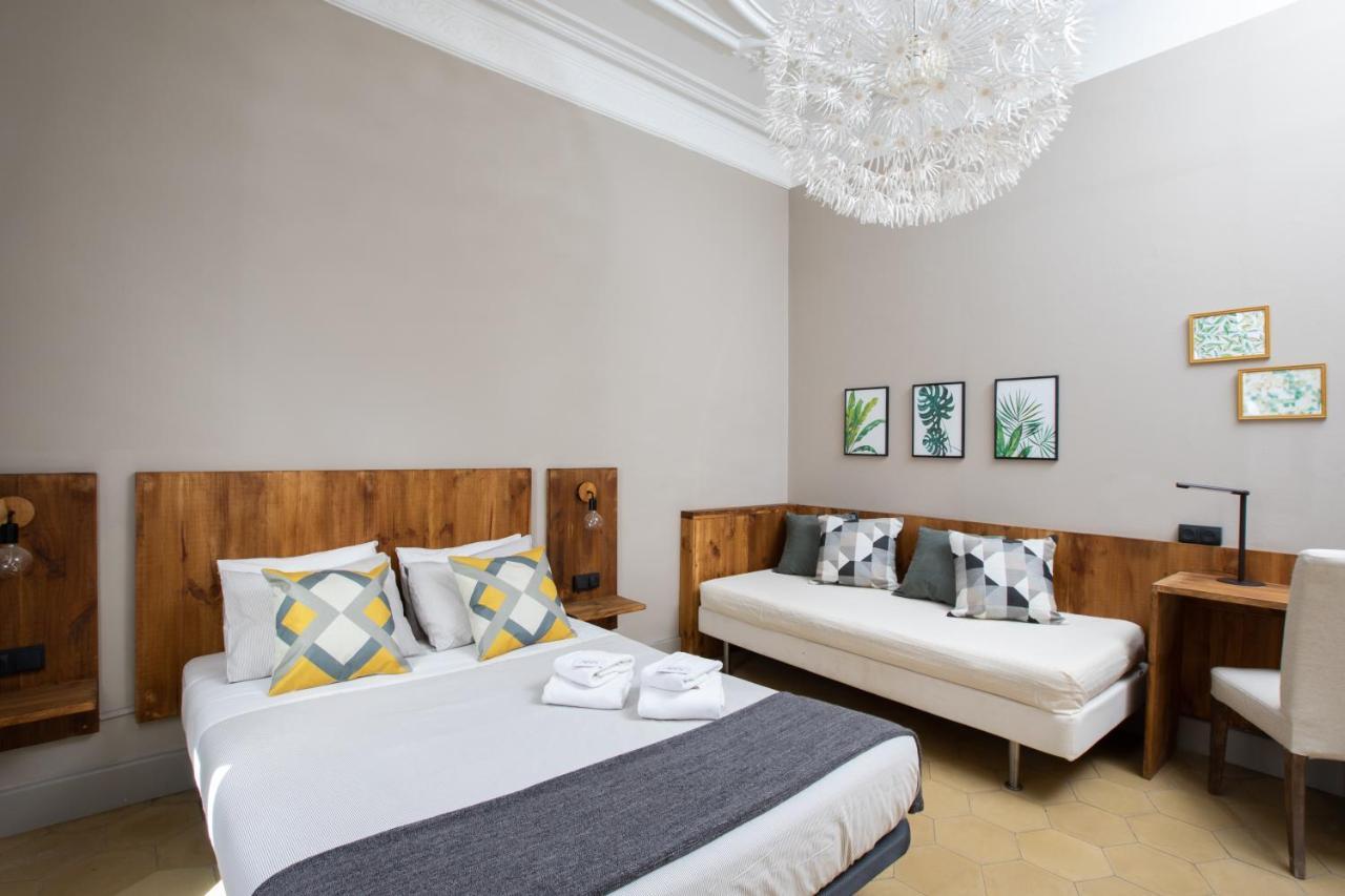 Jardinets Guest House Barcellona Esterno foto