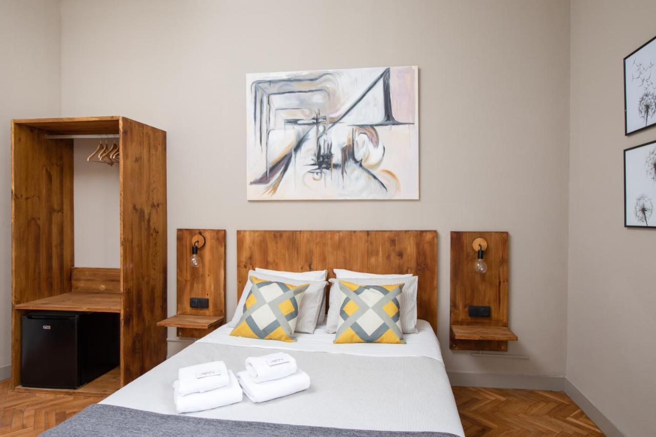 Jardinets Guest House Barcellona Esterno foto