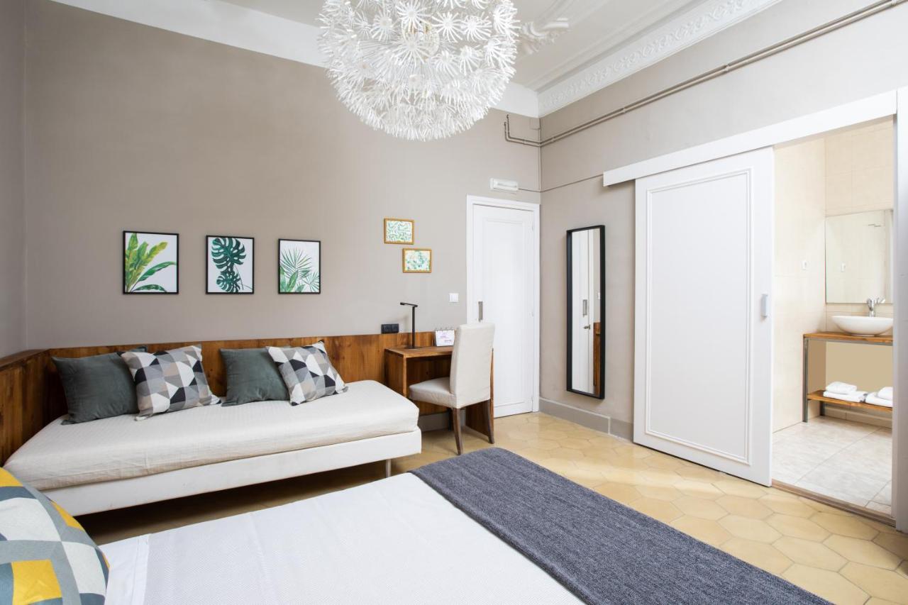 Jardinets Guest House Barcellona Esterno foto